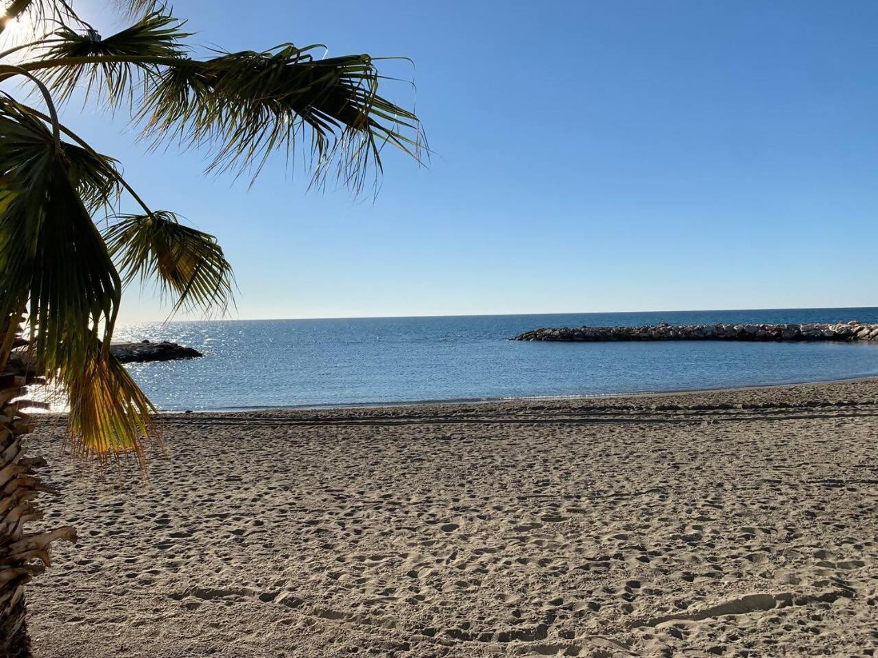 Apartamento Frente Al Mar Pedregalejo Málaga Eksteriør billede
